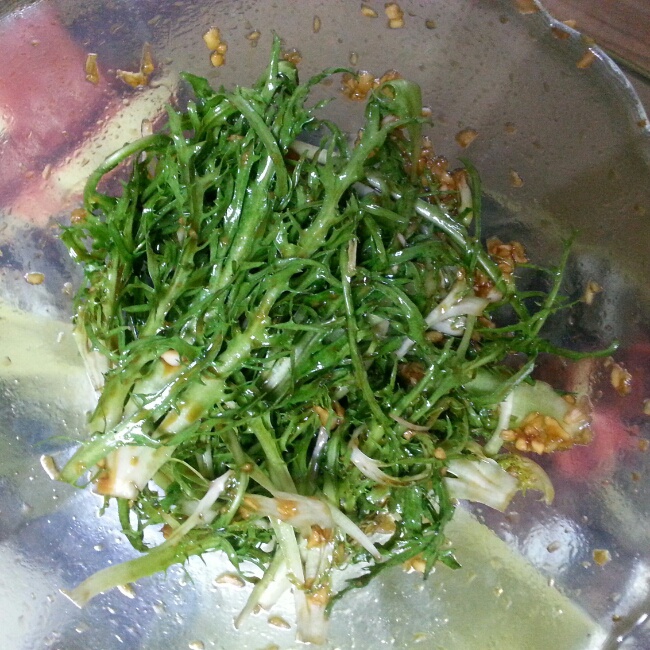 凉拌苦菊