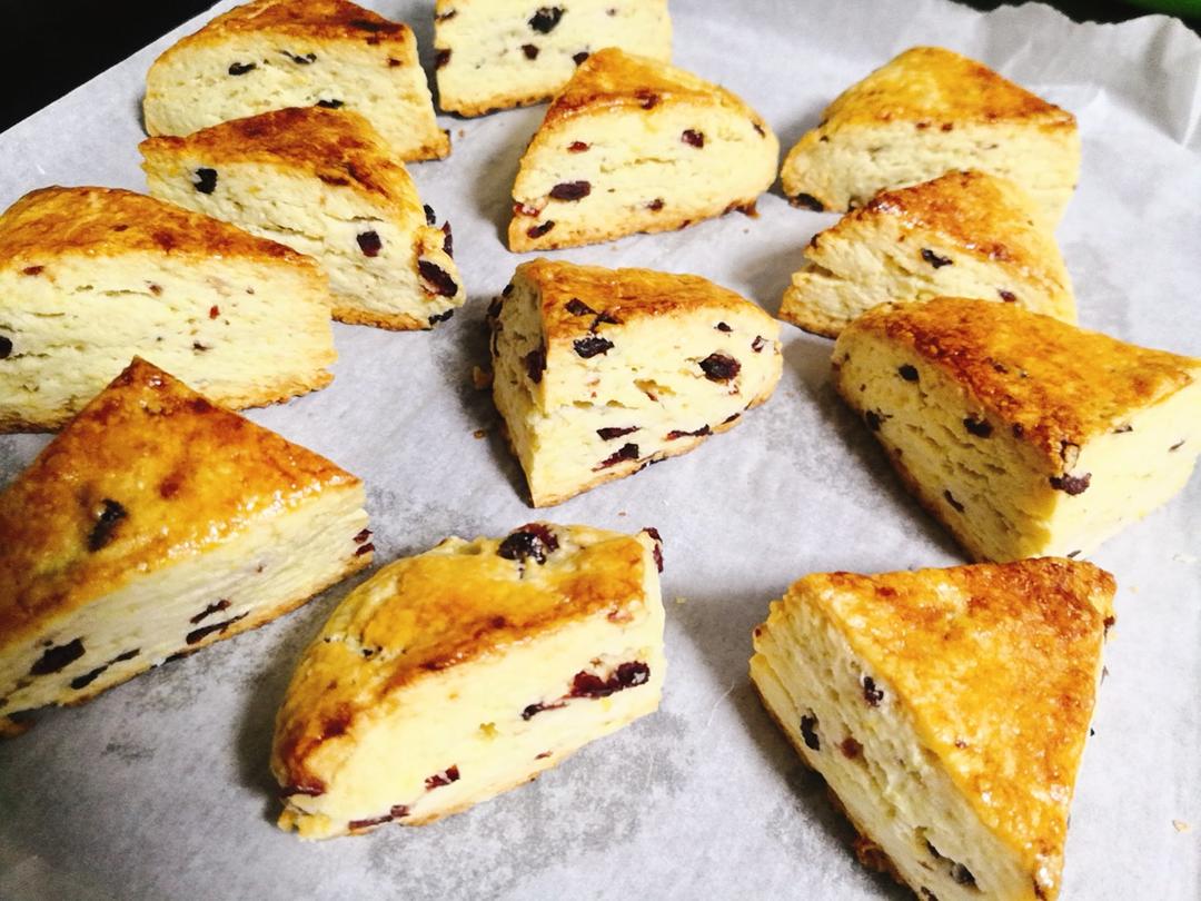 柠檬蔓越莓司康—好吃到停不下来