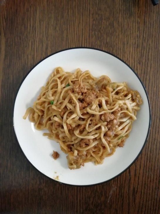 无敌好吃的【鱼香肉沫茄子焖面】，吃完舔盘🍜