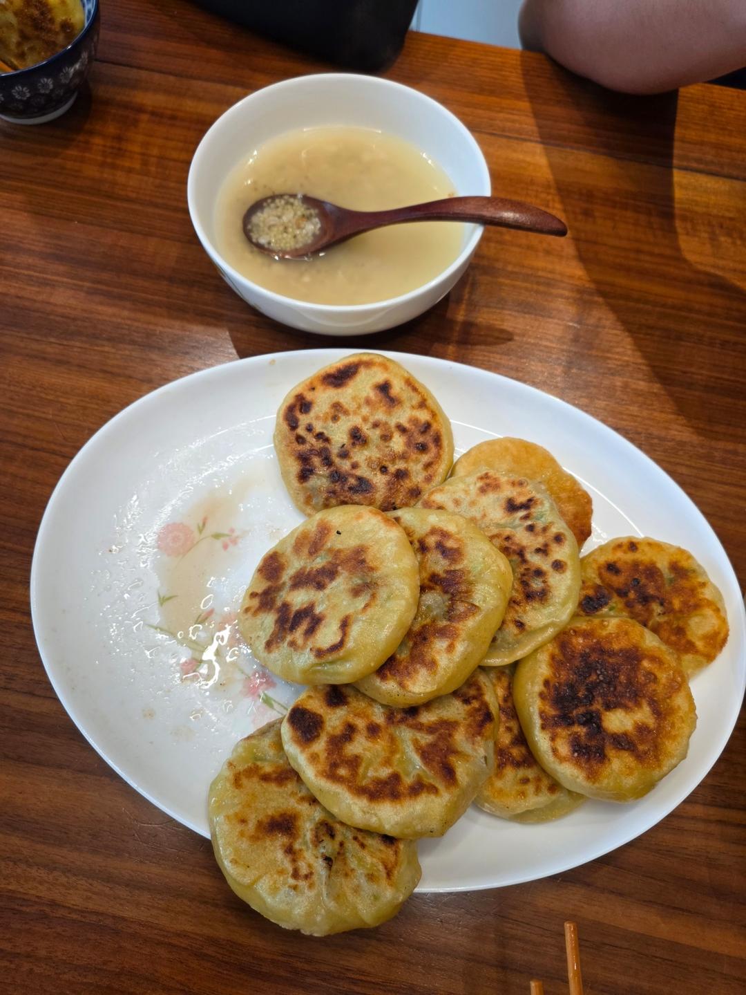 皮薄如纸的韭菜馅饼|免揉面法