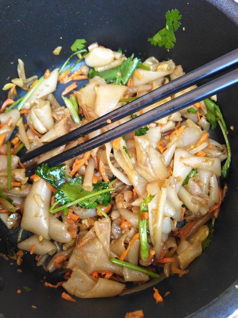 天天吃开心点做的澄面(小麦淀粉)凉皮