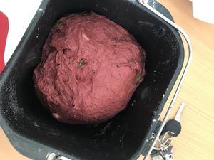 红丝绒芋泥欧包的做法 步骤2