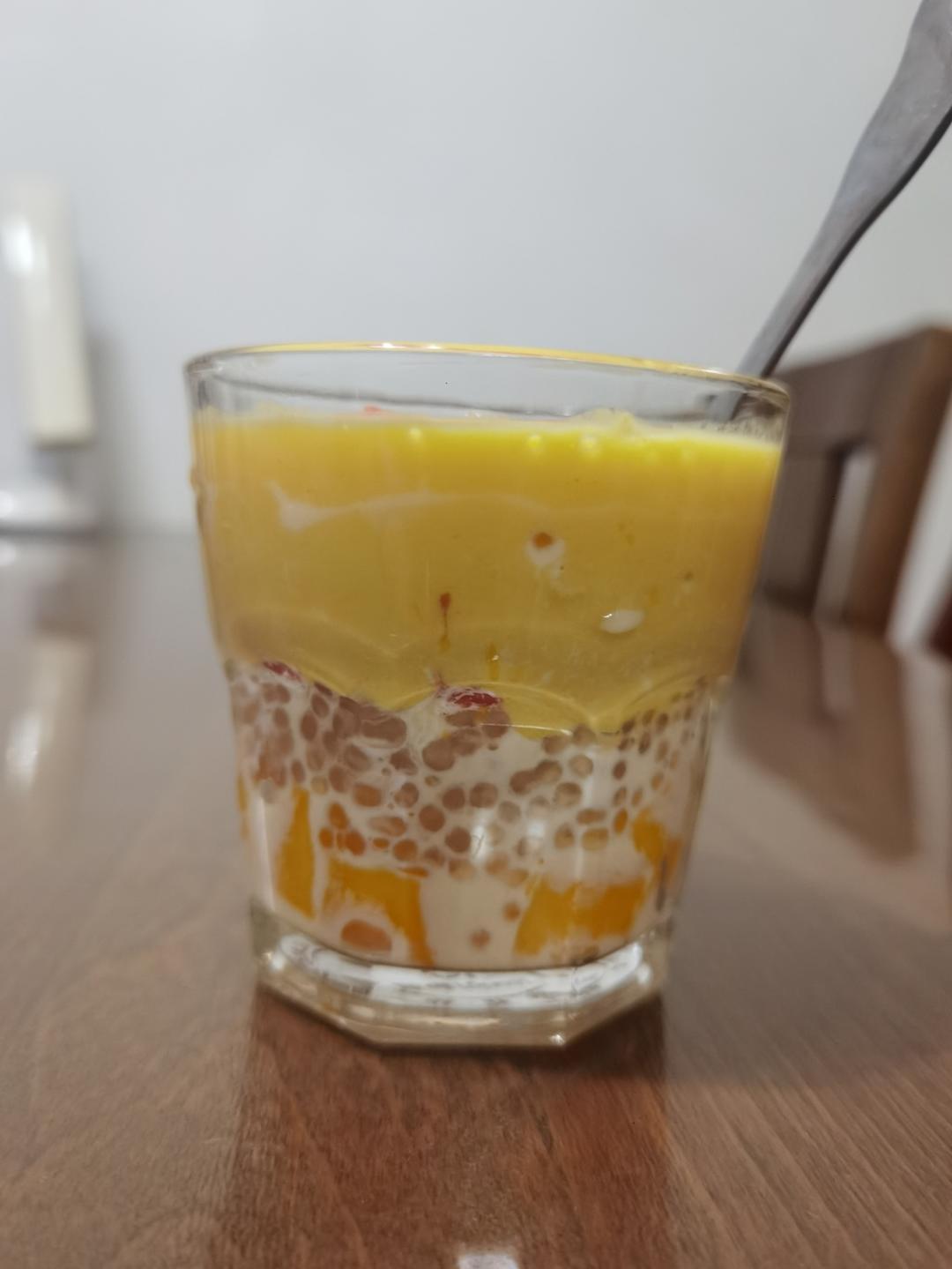 芒果牛奶！好喝到想去支摊！