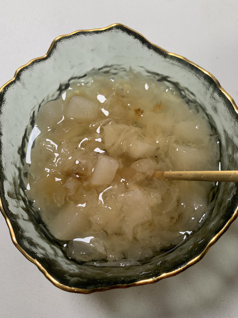 红枣皂角米银耳汤