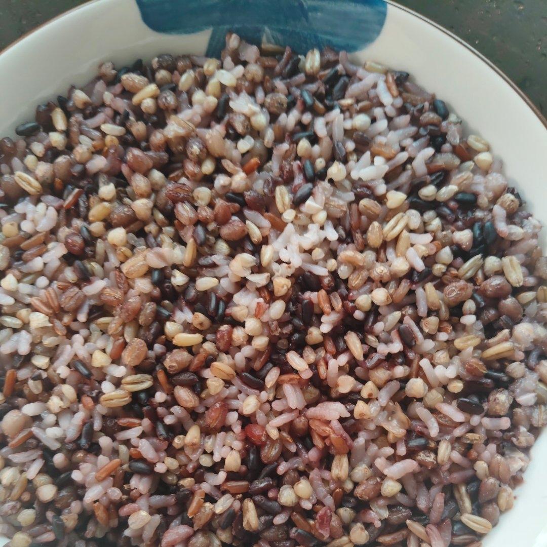 糙米黑米燕麦米纯杂粮饭（减脂期碳水补充主食）