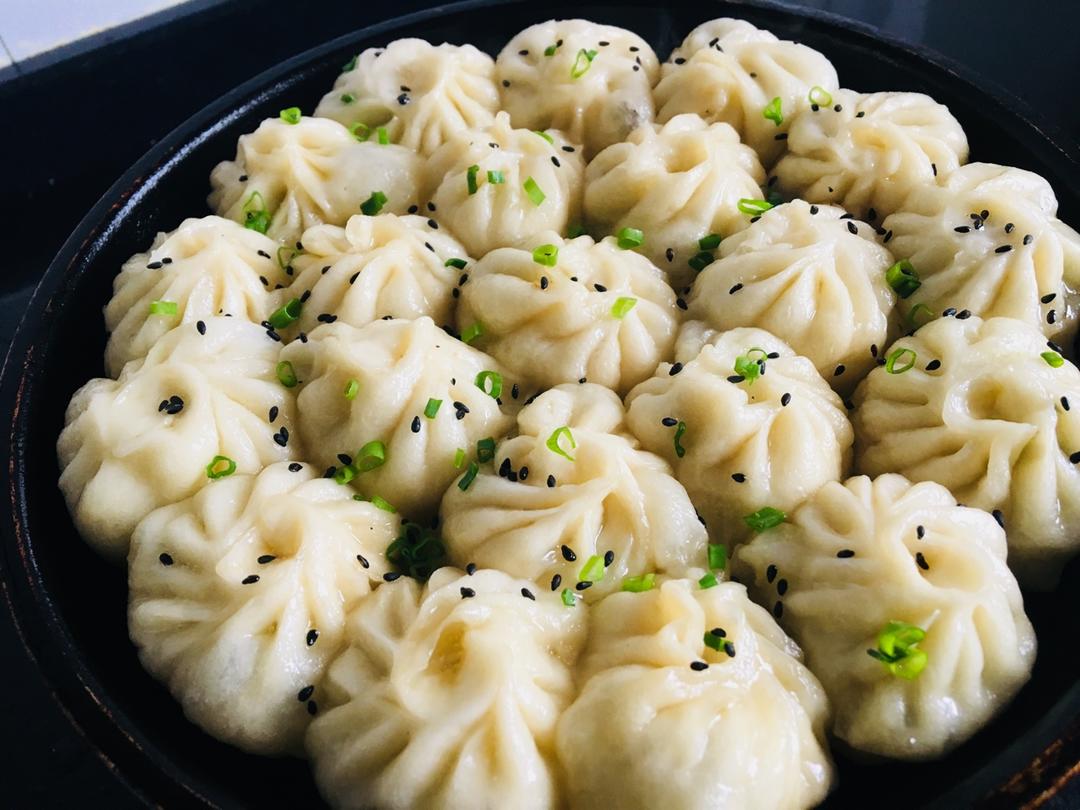 咸蛋黄鲜肉生煎包