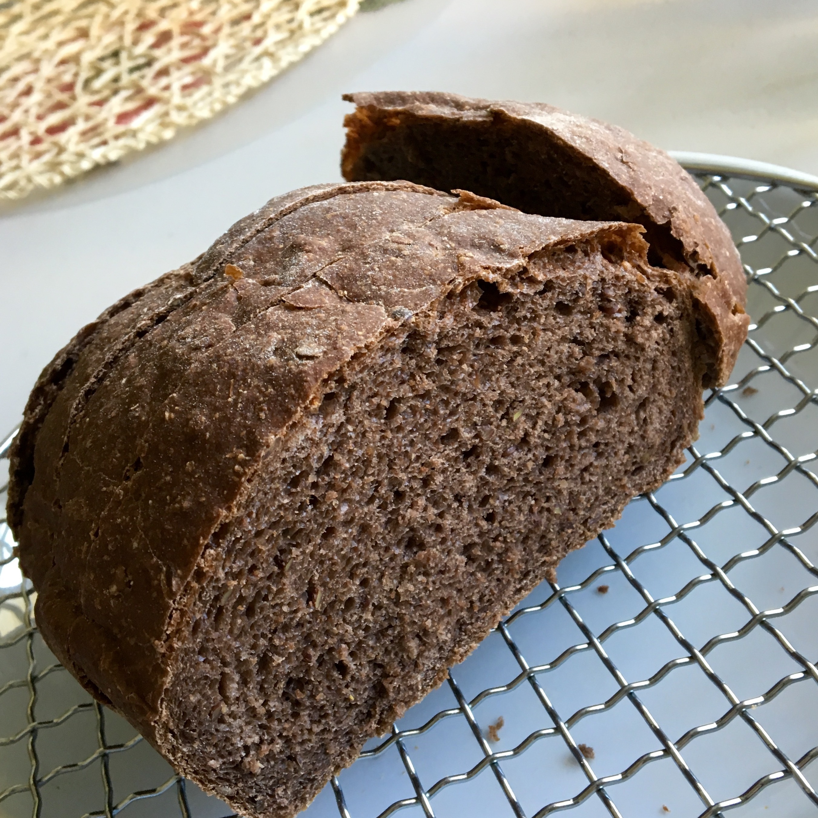 简单黑麦面包（pumpernickel bread)(全麦+黑麦比例高达50%）