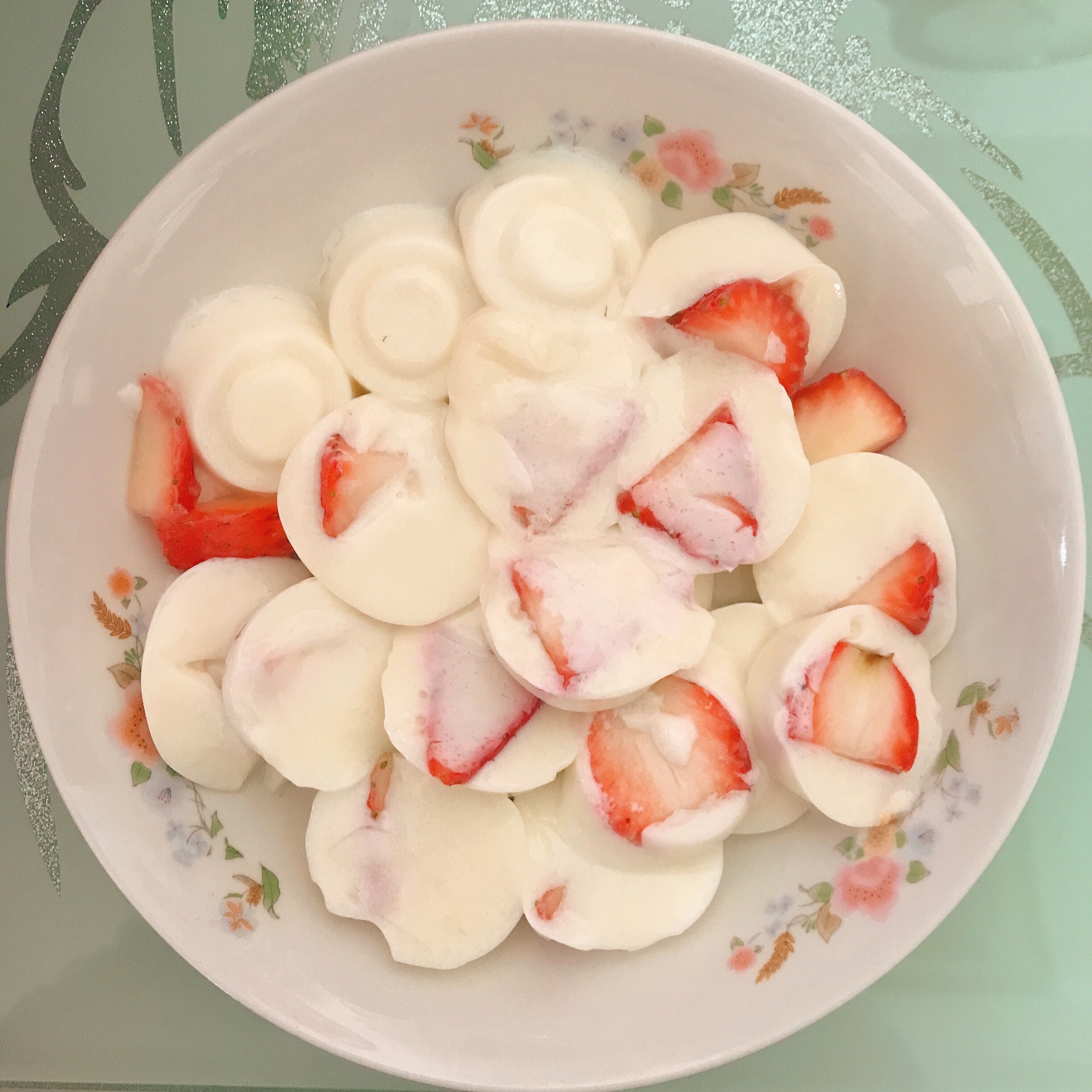 草莓牛奶布丁（白凉粉版）