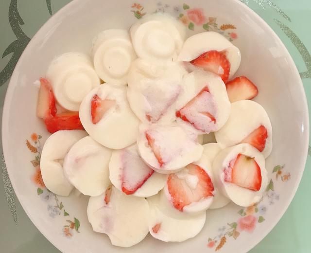 草莓牛奶布丁（白凉粉版）