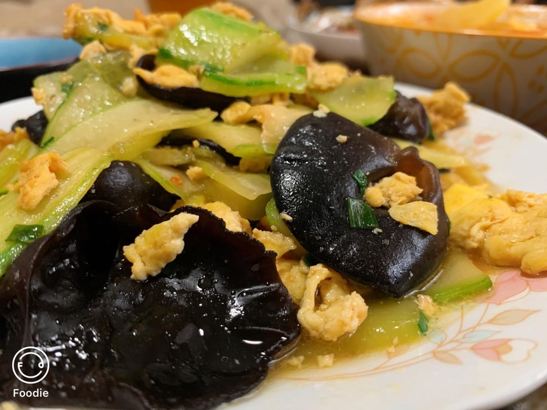 黄瓜木耳炒鸡蛋