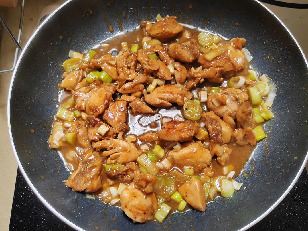 葱烧鸡腿肉