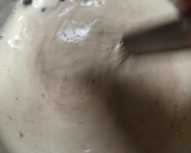 巧克力冰淇淋无冰渣（熬蛋黄制作法）的做法 步骤6