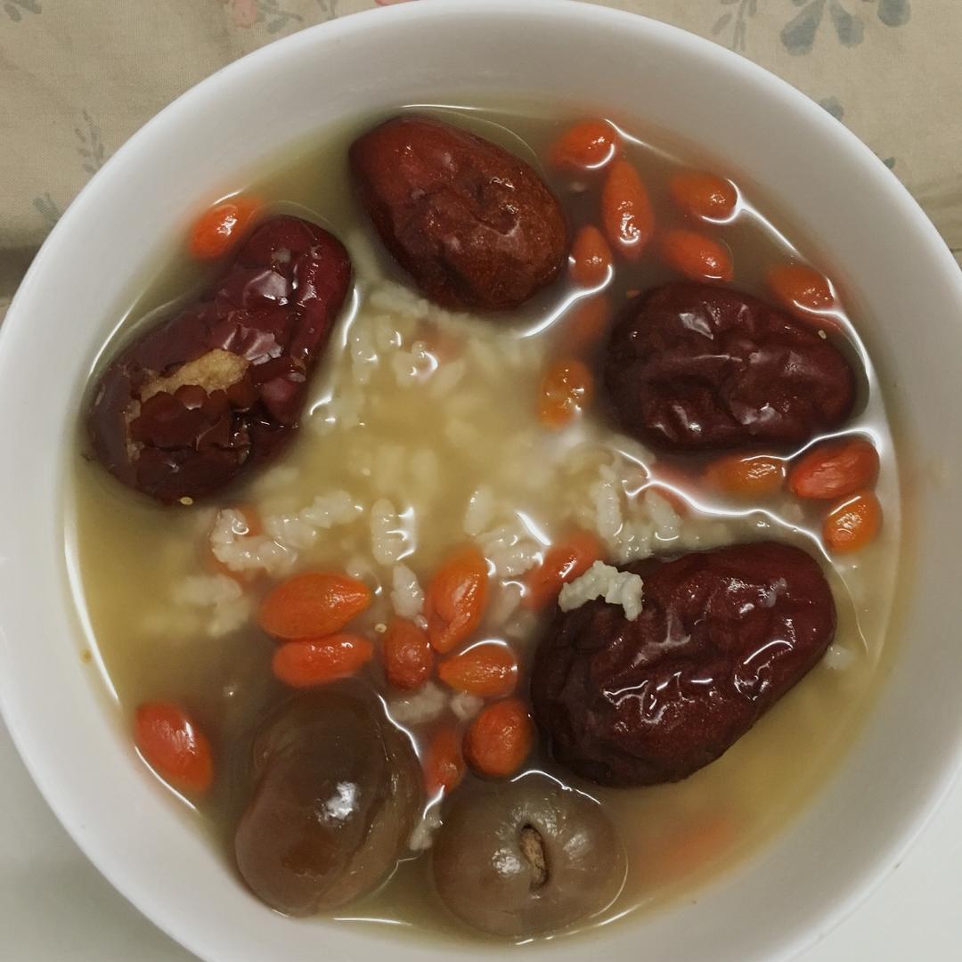 桂圆红枣糯米粥