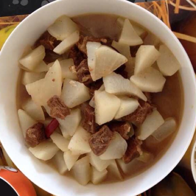 白萝卜炖牛肉砂锅