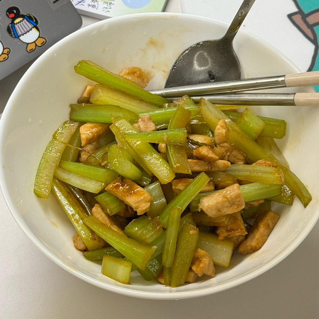 芹菜炒肉