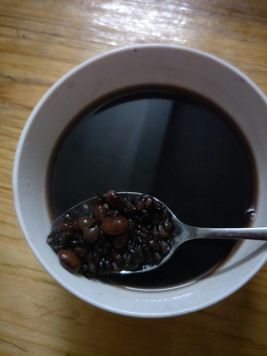 黑米黑豆黑芝麻粥