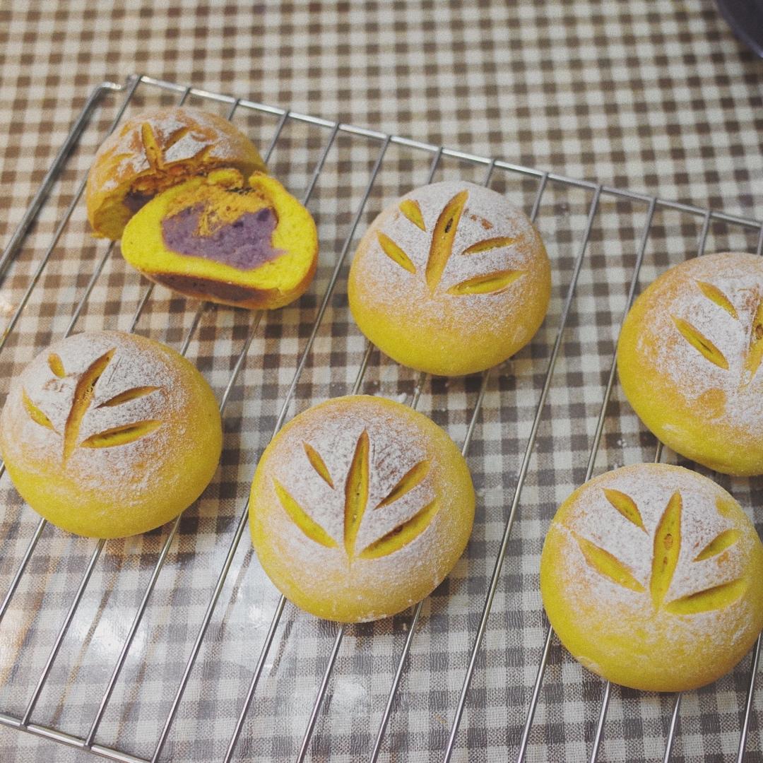 南瓜芋泥肉松软欧