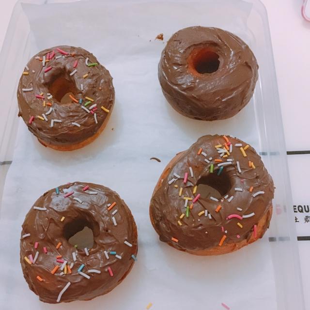 甜甜圈--不用烤箱就可以做的面包