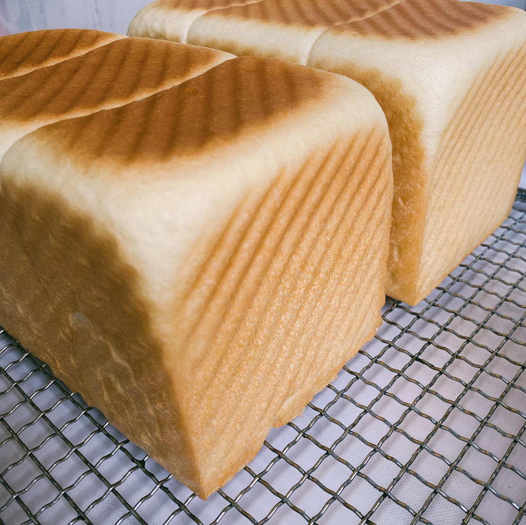 冷藏中种—纯淡奶油制作的北海道吐司