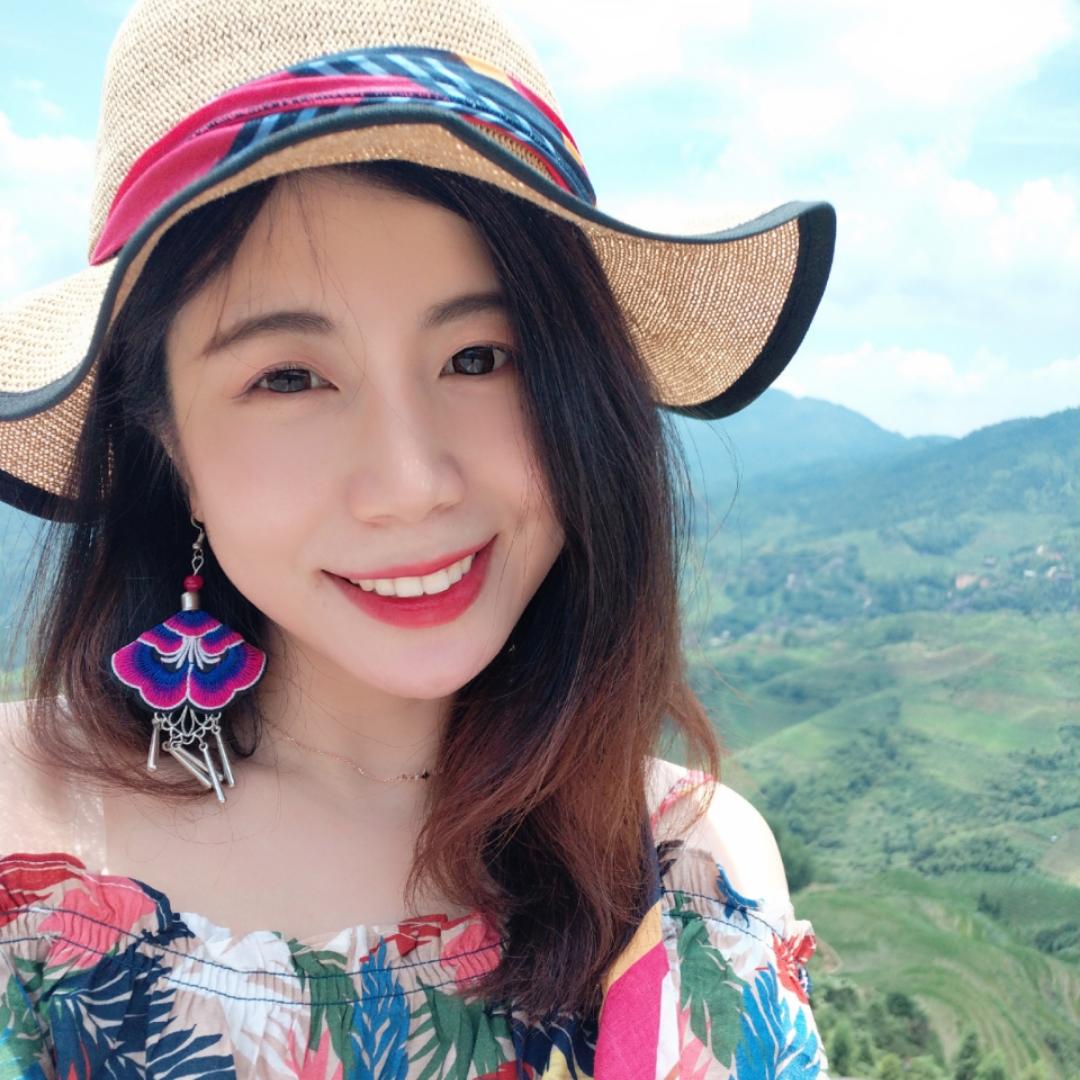 抱紧兔子的饼干