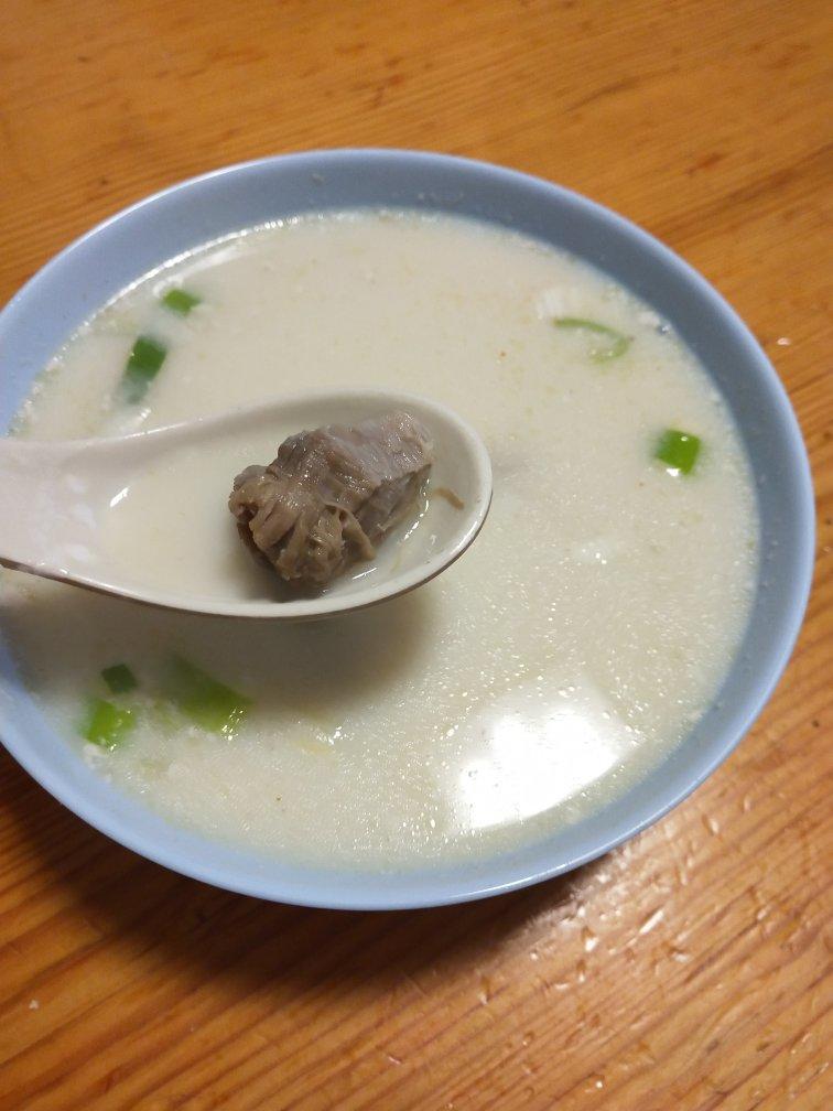 单县羊肉汤、想要做出奶白羊肉汤、只需一个窍门、另加红汤羊肉汤做法