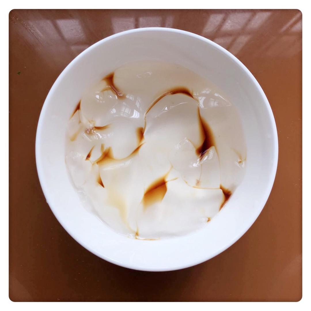 纯正的手工制造冰凉粉（传统红糖冰粉）