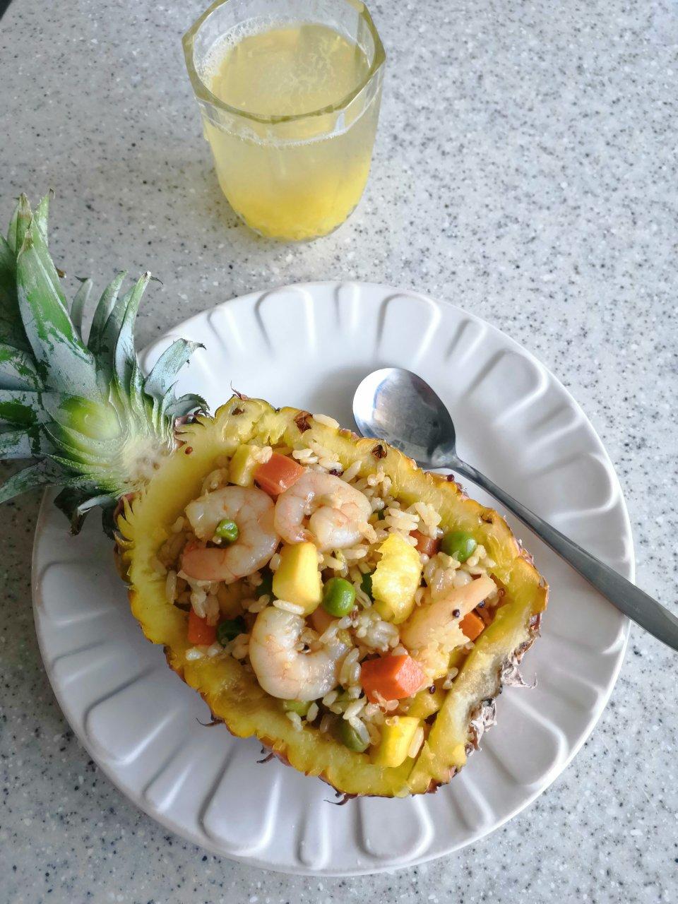 虾仁菠萝炒饭