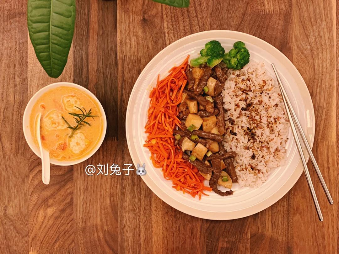 一屋两人三餐四季