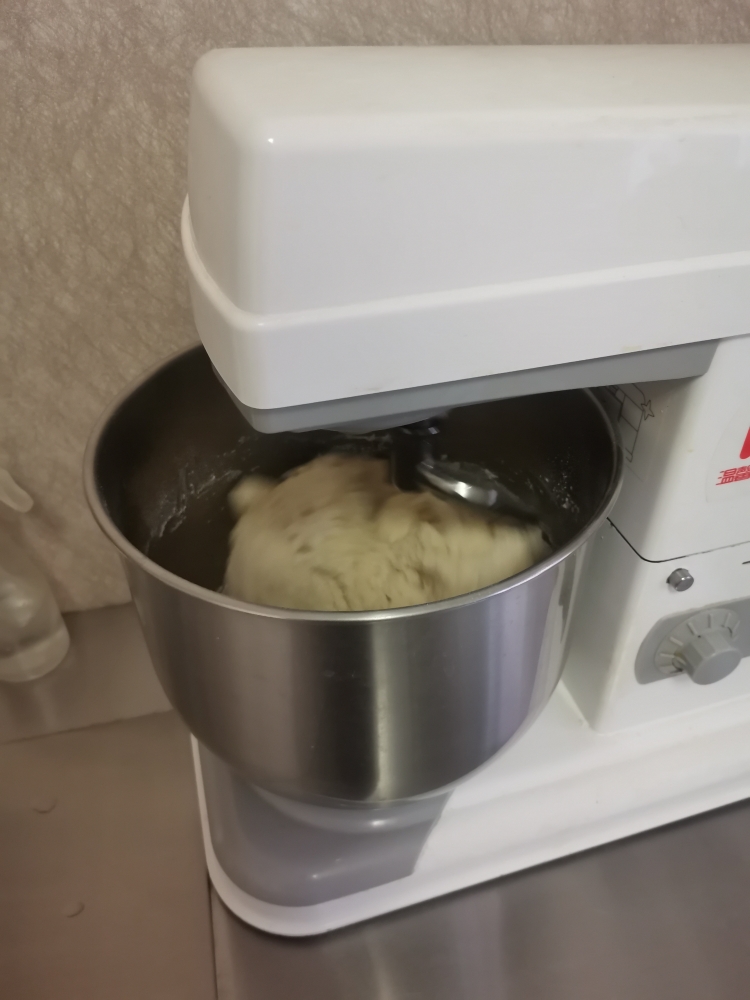 日式牛奶拉丝卷卷包（直接法）的做法 步骤2