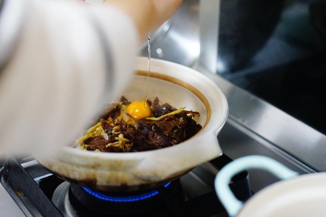 煲仔饭，从零到一教你做（内附香菇滑鸡和牛肉煲仔饭做法）