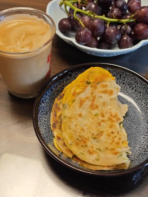 夹蛋芝士葱油饼