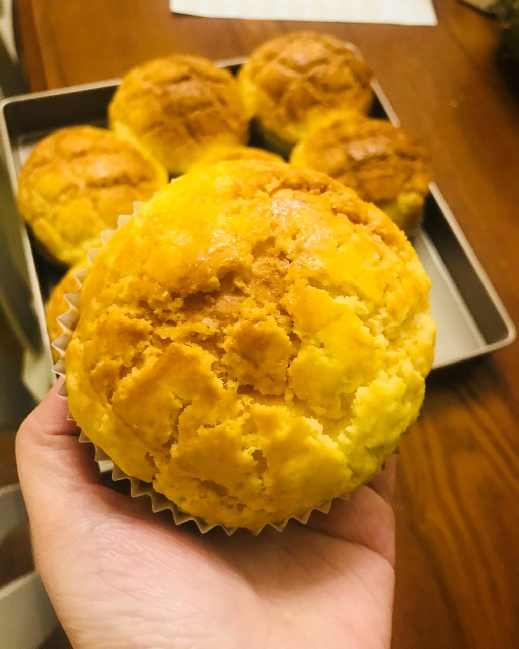 好吃到炸裂的港式菠萝包（附带制作酥皮的小视频）