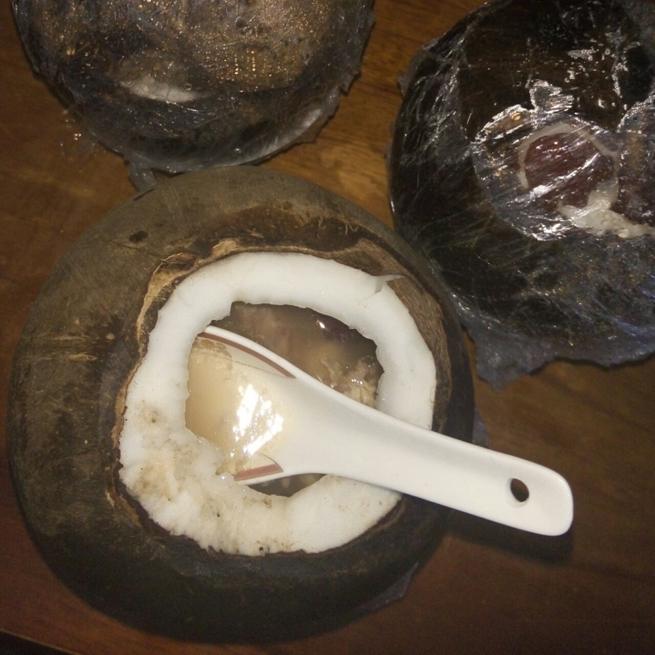 原盅椰子炖乌鸡