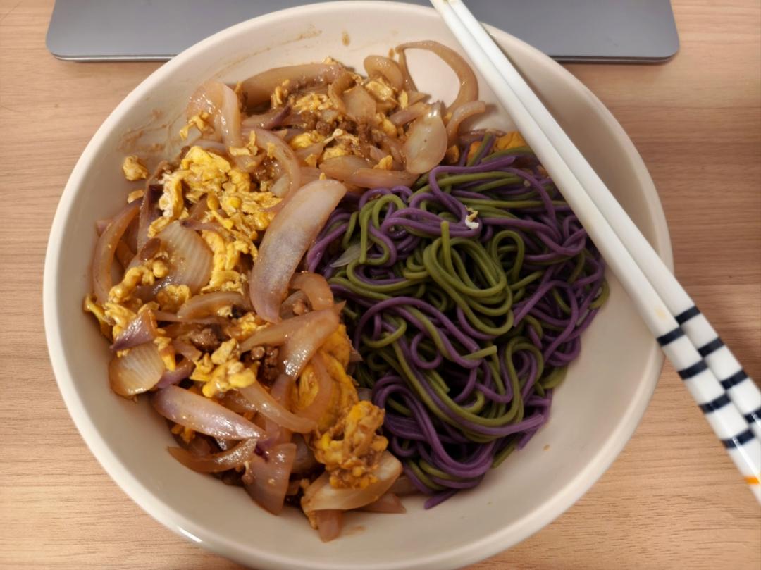 降压防癌的好食材  洋葱炒鸡蛋