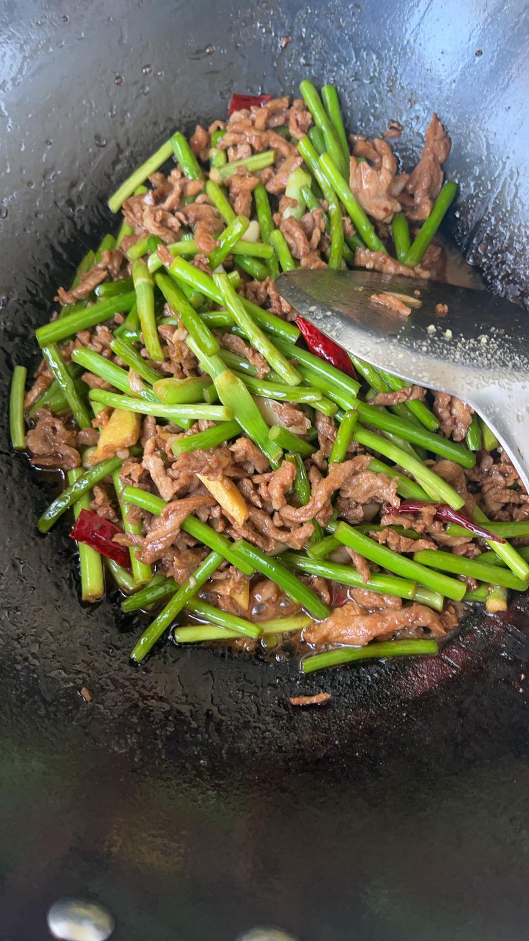 蒜苔炒肉丝