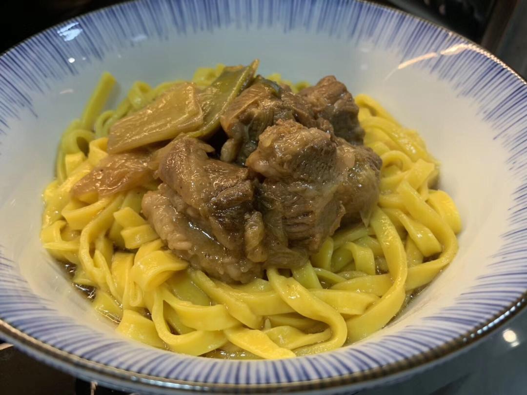 牛肋条南瓜面的做法