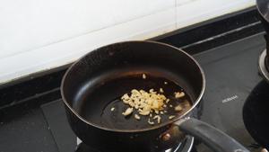蛤蜊芸豆面的做法 步骤2