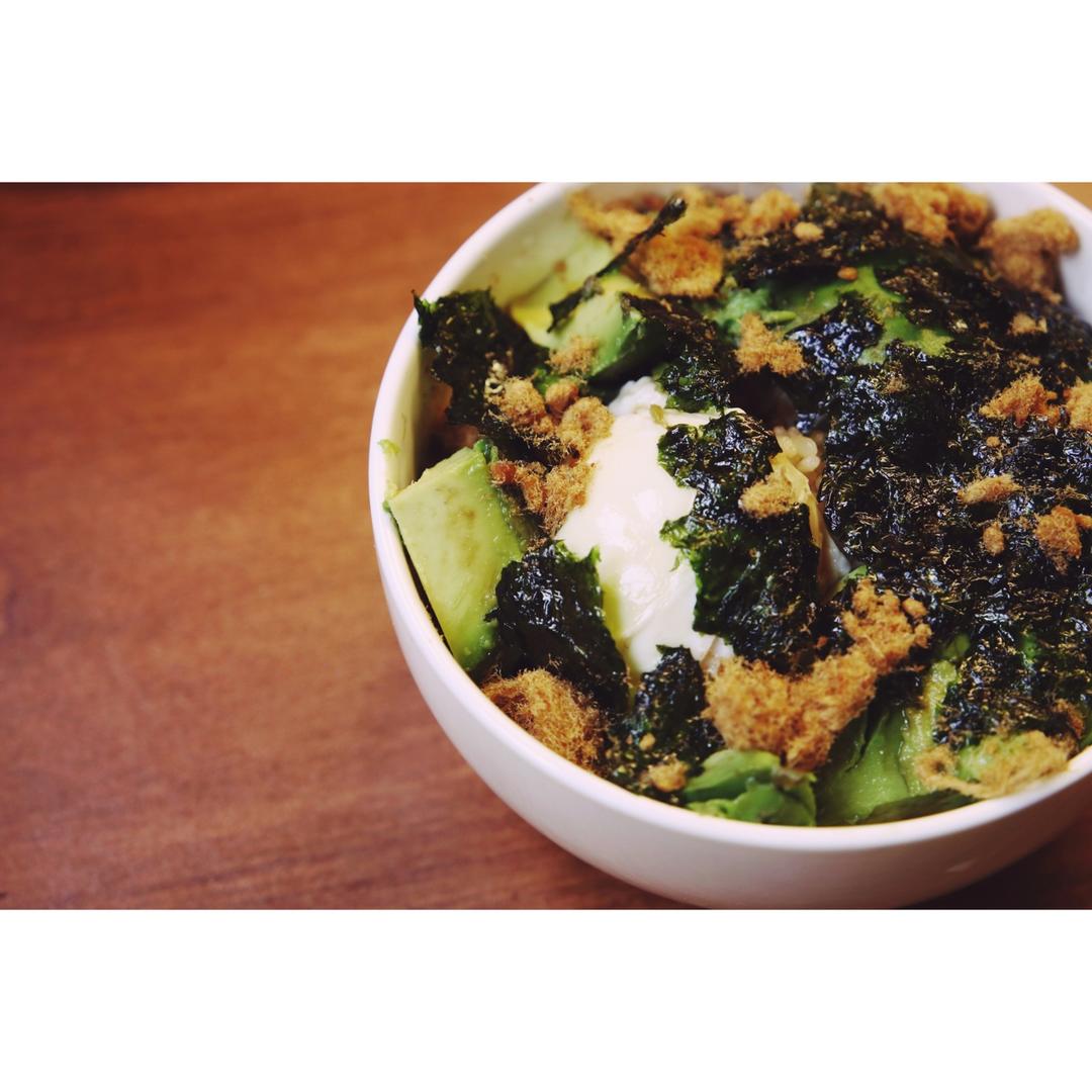 牛油果海苔肉松拌饭