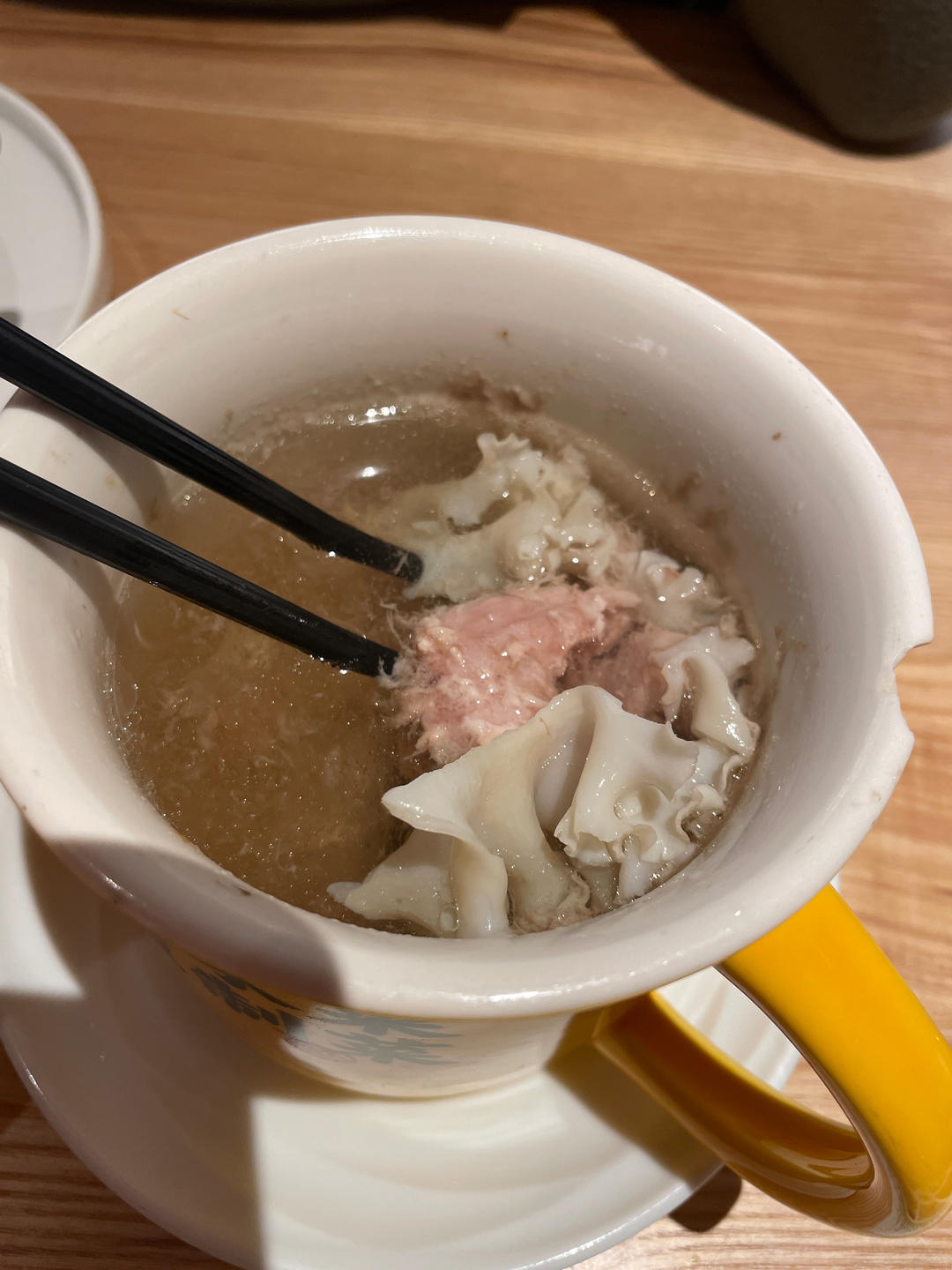 绣球菌炖土猪肉