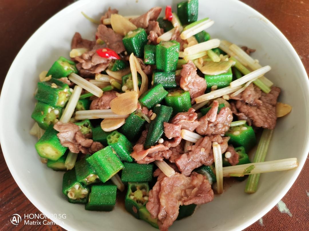秋葵炒牛肉粒
