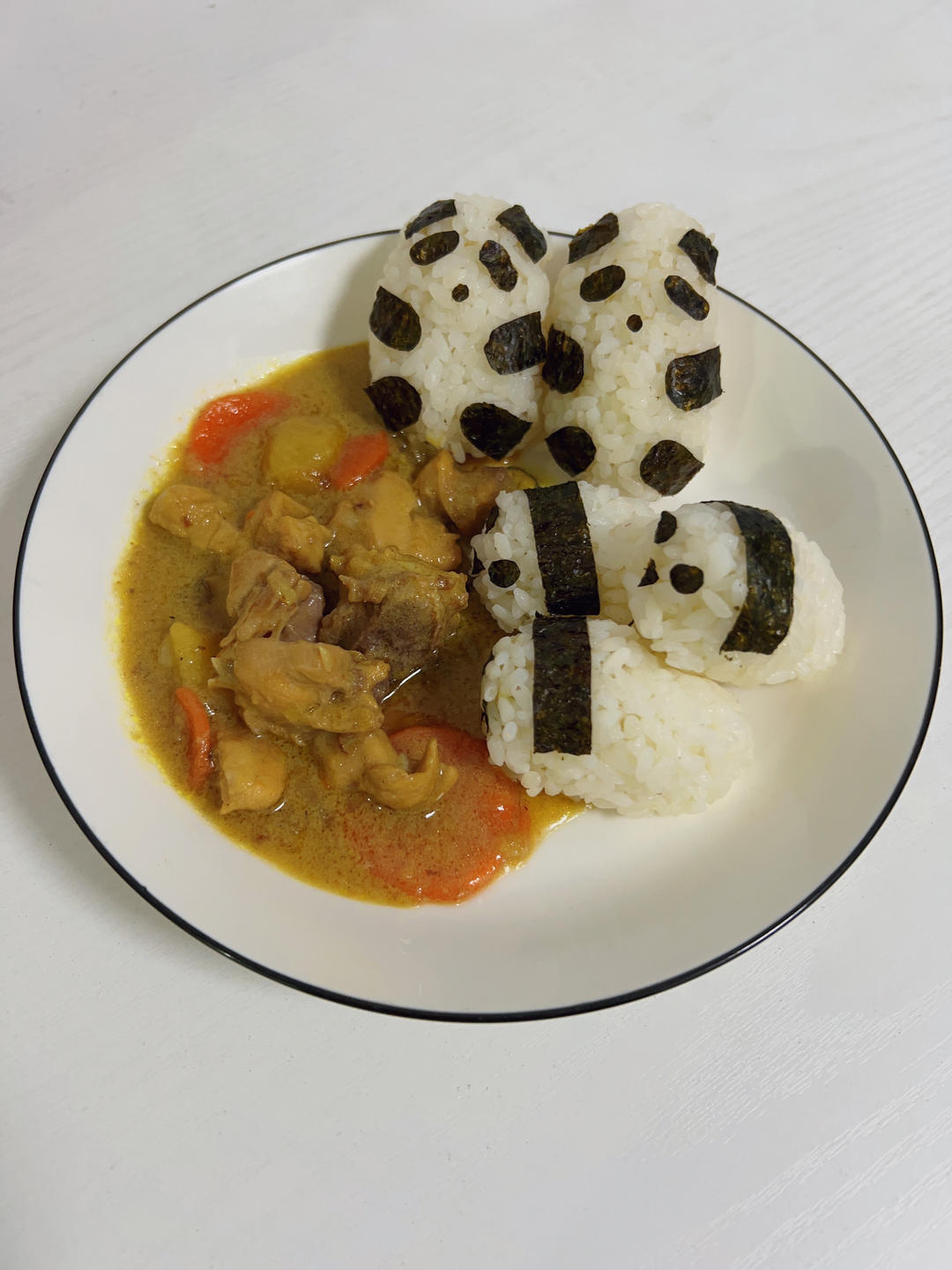 咖喱风熊猫吃翔