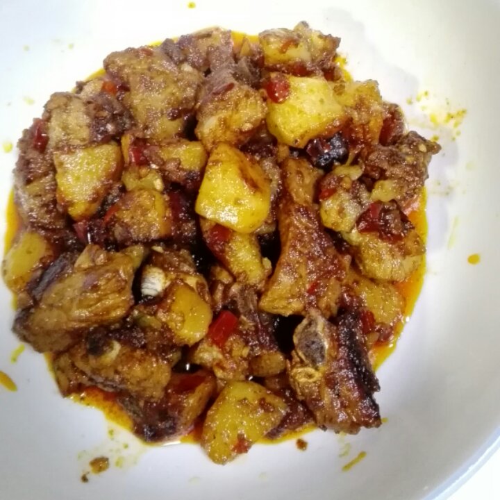 川味土豆烧排骨