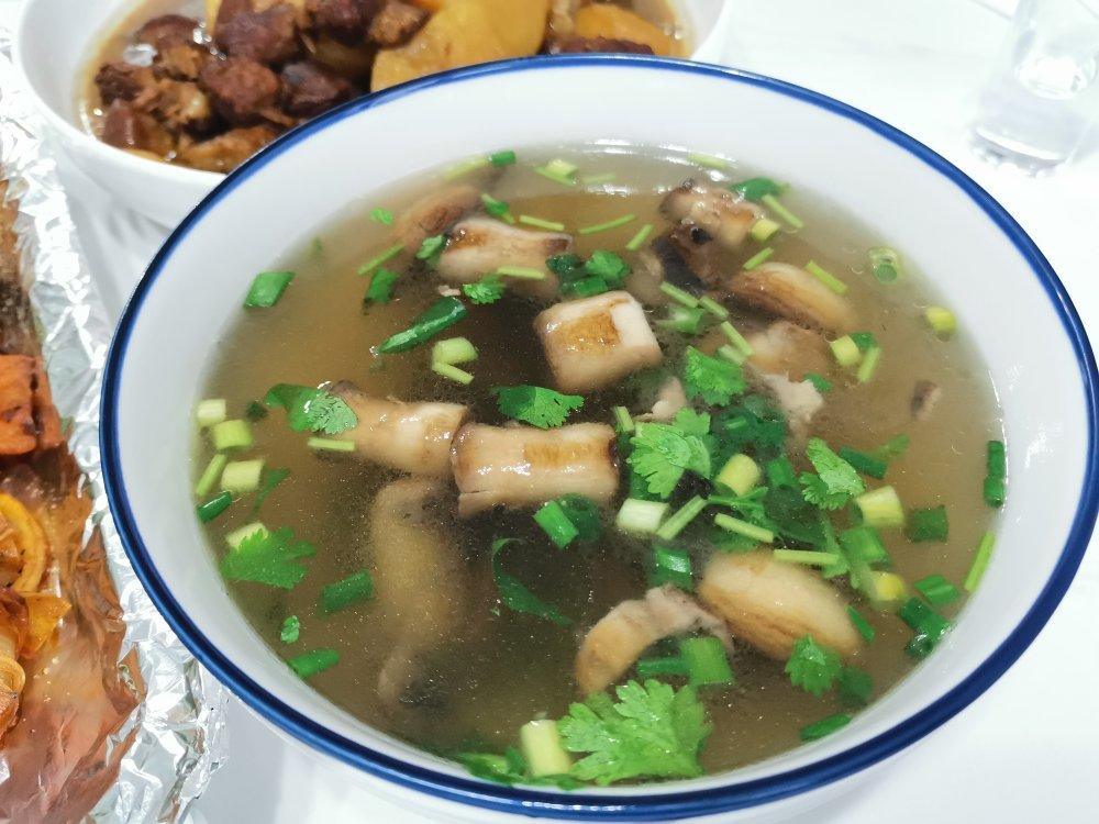 明明是素汤 却鲜得像鸡汤一样的「口蘑汤」