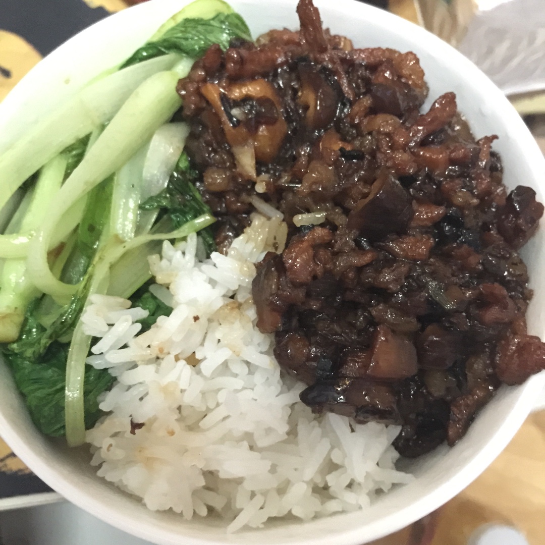 洋葱酥卤肉饭
