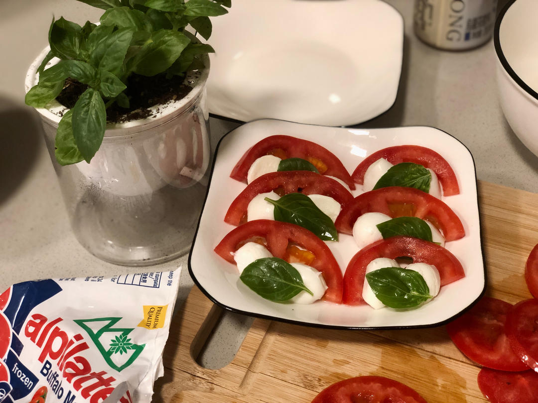 意大利卡布里沙拉 Mozzarella Caprese