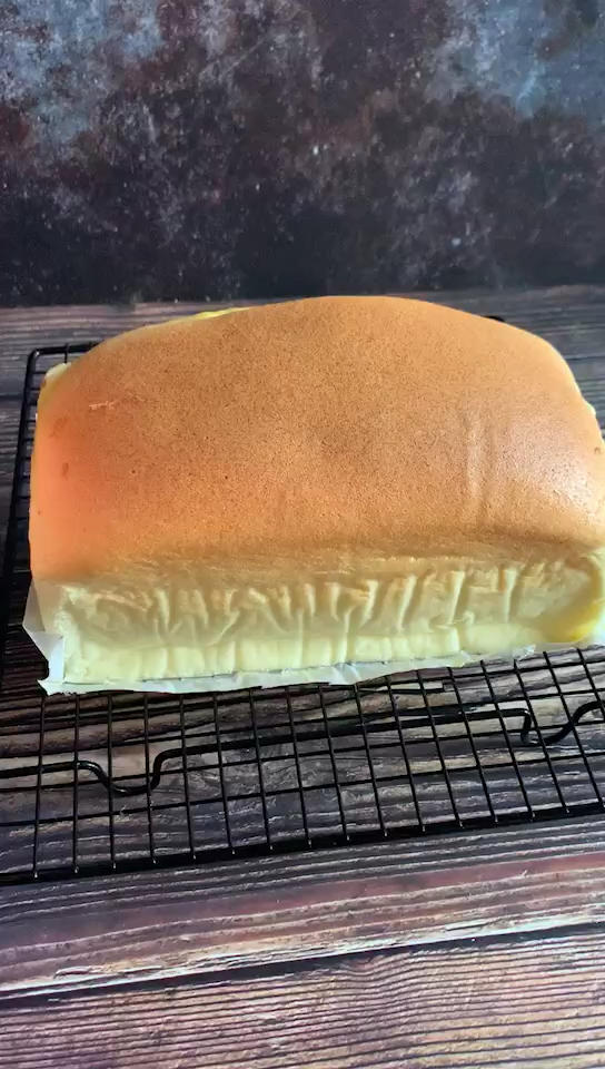 堪比柯基屁股
爆浆芝士🧀古早蛋糕