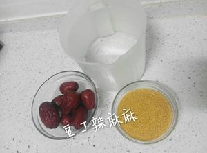 红枣小米粥的做法 步骤1