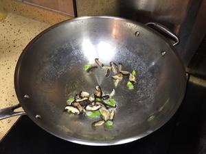 香菇油菜的做法 步骤4