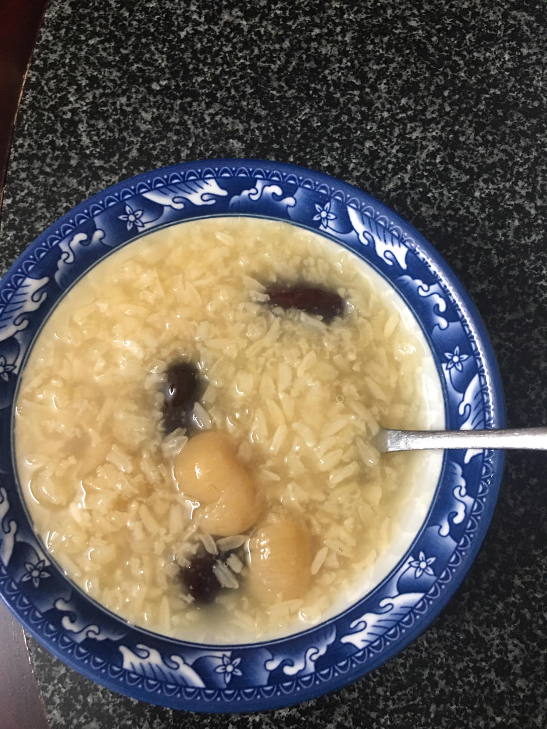 简单快手补气血~红糖糯米粥