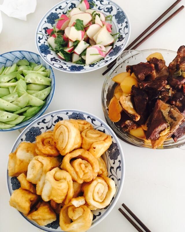 焖卷子（排骨茄子豆角底）